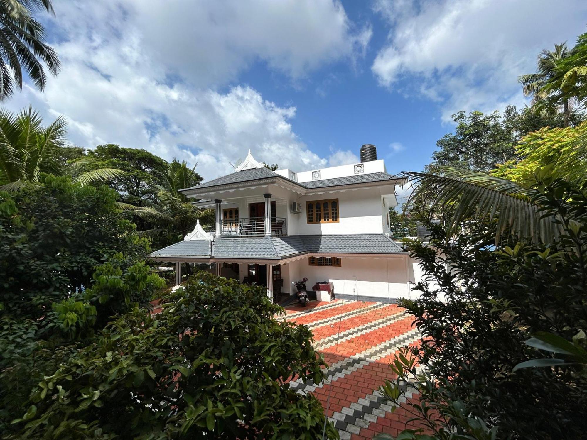 Puzhayoram Homestay Thrissur Luaran gambar